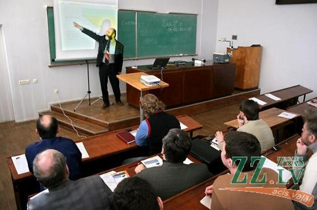 Autors: Agris Samcovs.