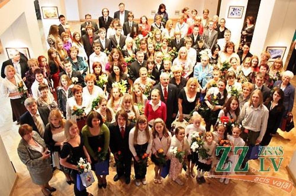 ...
Autors: Agris Samcovs.