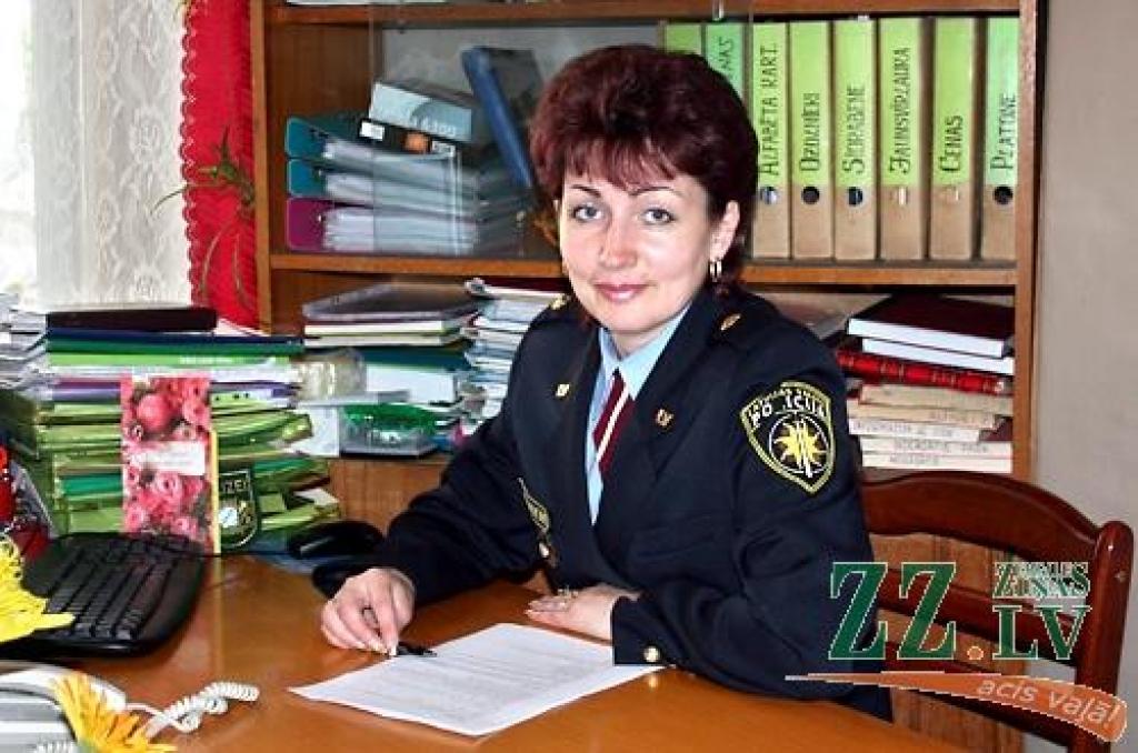 Tatjana Flandere: «Daudzi vecāki joprojām nezina, ka pēc likuma bērni līdz septiņu gadu vecumam nedrīkst atrasties vieni paši ne mājās, ne ārpus tās.»
Autors: Armands Jēgermanis.