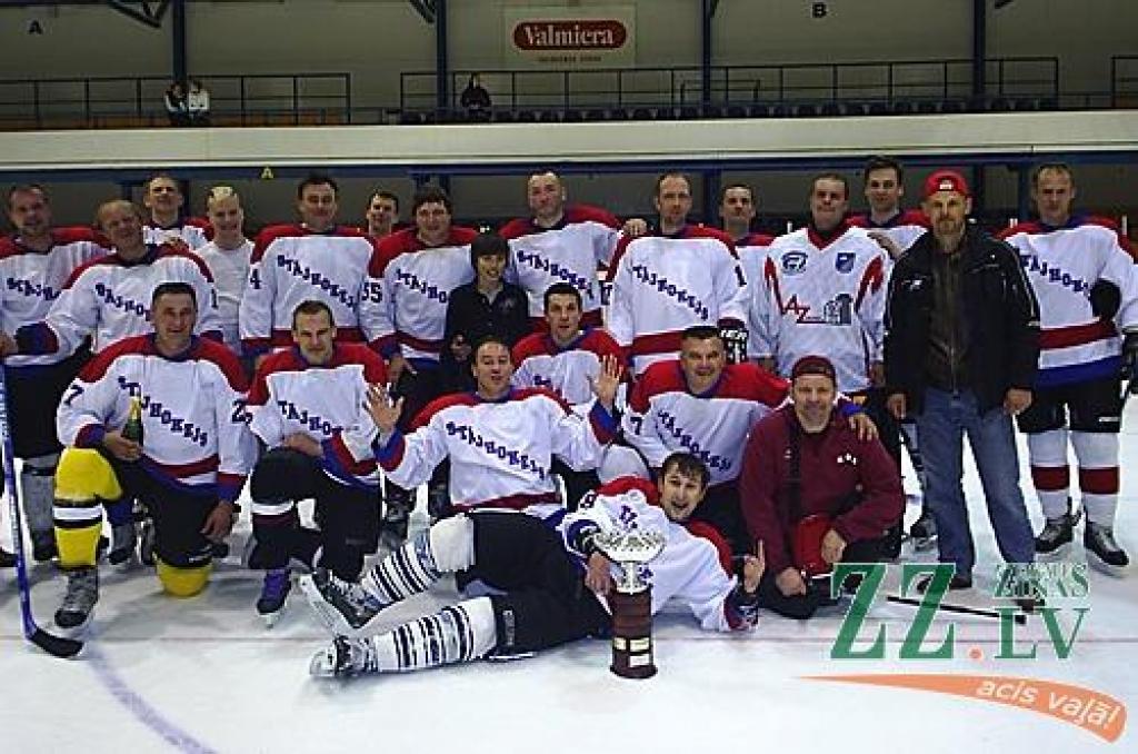 Stājhokeja izlases komanda – uzvarētāja ZAHL kausa izcīņas pirmajā līgā.
Autors: Ruta Kļaviņa.