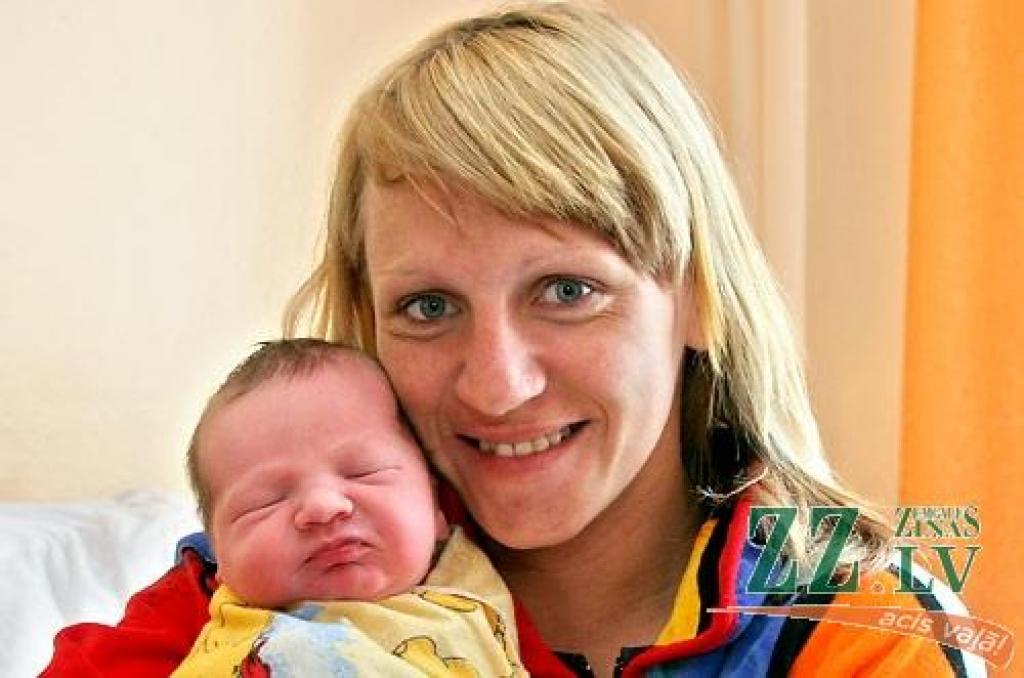 Olga Deržinska ar meitiņu Simonu.
Autors: Agris Samcovs.