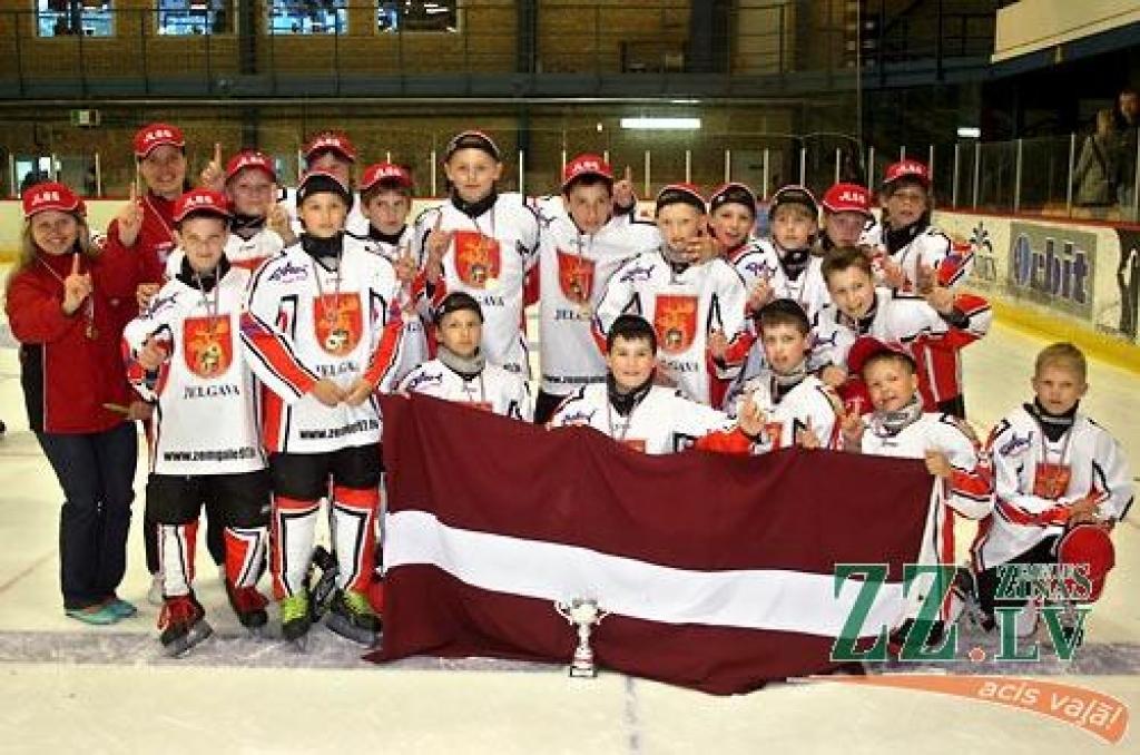 1997.gadā dzimušo komanda - zelta medaļnieki.
Autors: Agris Samcovs.