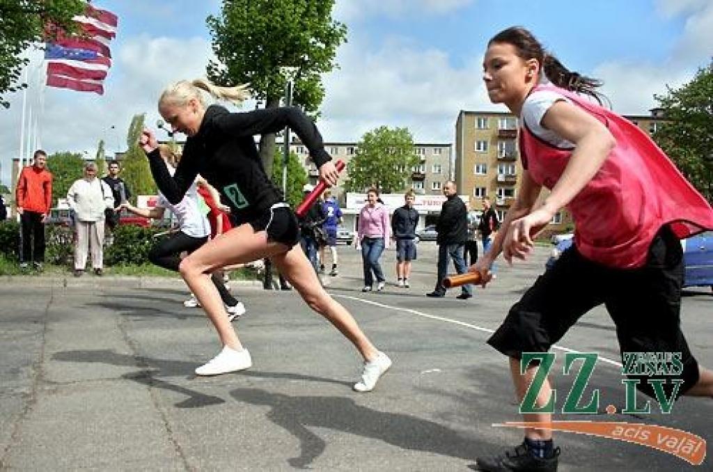 Startē vidusskolu jaunietes.
Autors: Agris Samcovs.