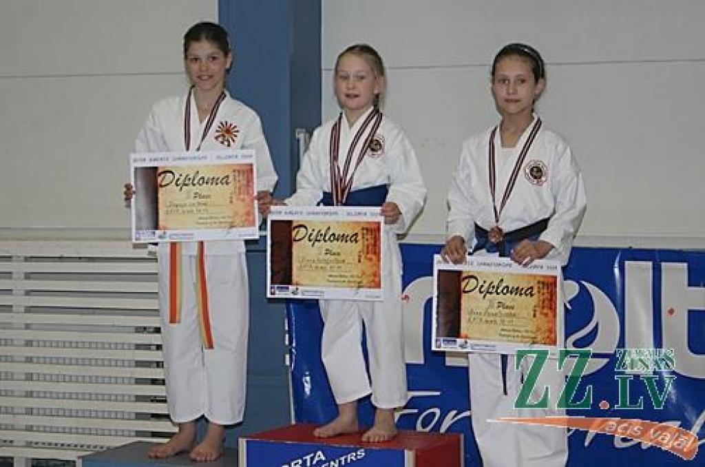 Dagnija Leitāne, Diāna Astafičeva un Anna Ponjatovska.
Autors: No kluba «Shinri» arhīva.