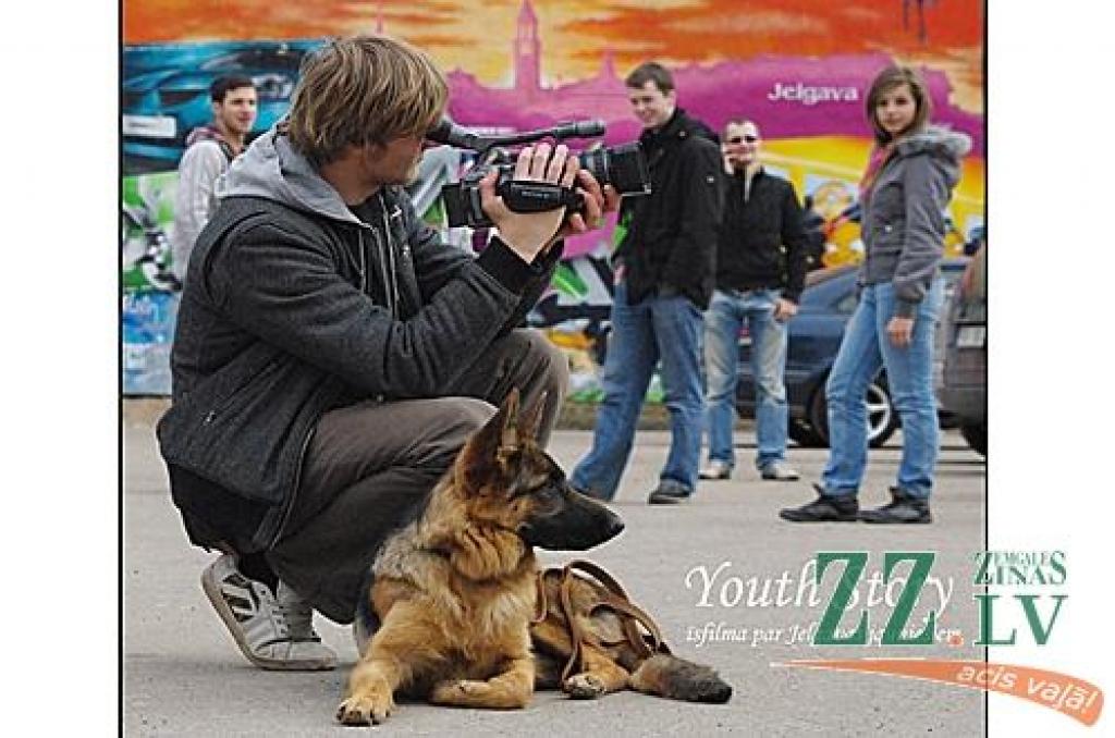 Filmas plakāts.
Autors: «Do It Creative».