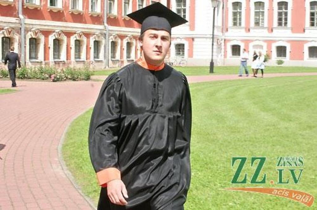 Pirmais ITF absolvents, kurš fakultāti absolvējis ar izcilību - Iļja Mihailovs.
Autors: Agris Samcovs.