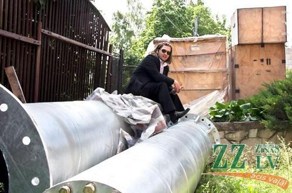 Jelgavnieks Uģis Glāzītis cer, ka ģenerators pēc vairākiem gadiem varētu kļūt rentabls un ka pēc tādiem pieprasījums augs.
Autors: Krišjānis Grantiņš.