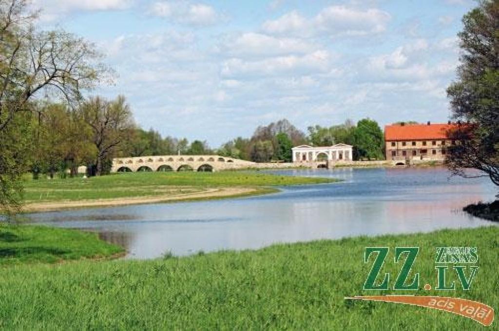 Eiropā vienīgais piecu arku tilts, celts 1821. gadā pēc romiešu tiltu celtniecības paraugiem.