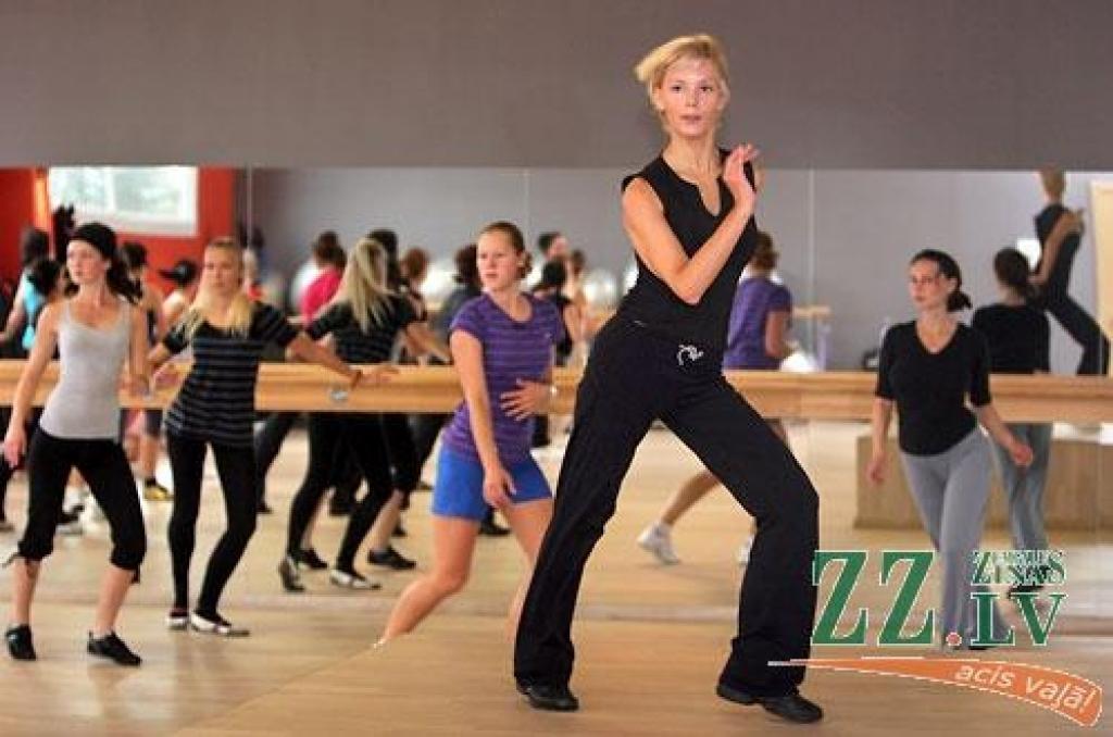 Iesaistoties akcijā «Esi aktīva, Latvija!», arī Jelgavas sporta un fitnesa klubā «Fitland» sestdien apmeklētājiem tika piedāvāta bezmaksas praktisko un teorētisko sporta un aktīvās atpūtas nodarbību programma. Atvērto durvju dienā ikviens...