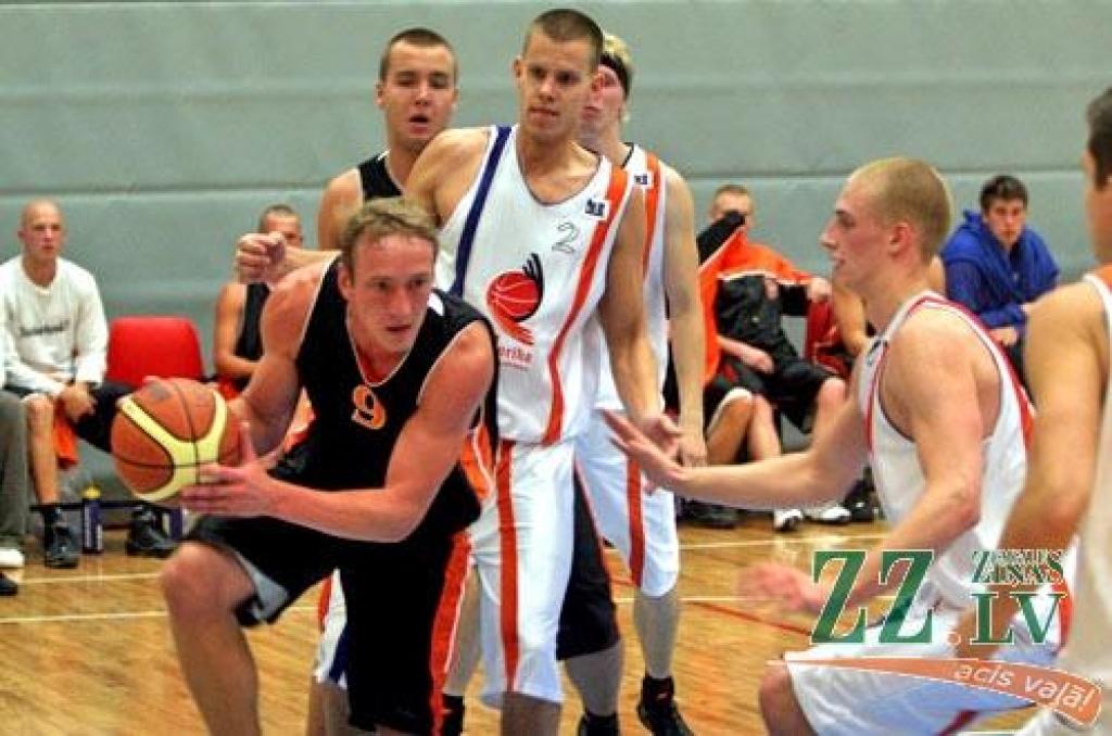 Autors: Agris Samcovs.