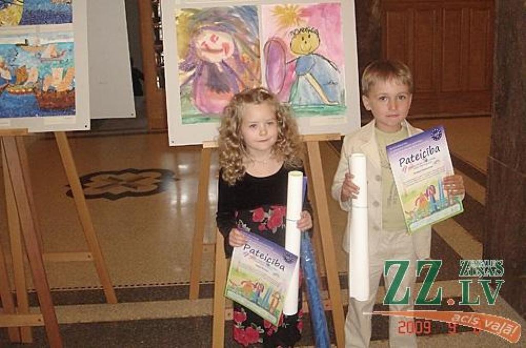 Autors: No J.Voicehoviča personīgā albuma.