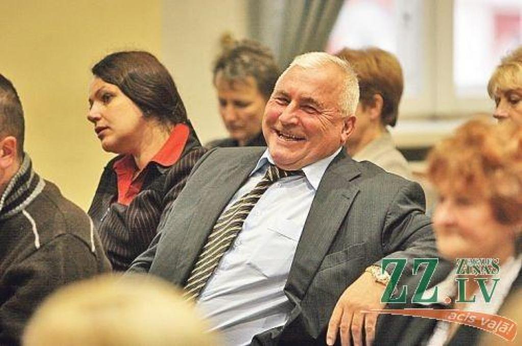 Aicinām jūs, lasītāji, iesūtīt publicēšanai gan savas, smaidu raisošas, ar Jelgavu un novadiem saistītas fotogrāfijas, gan asprātīgus parakstus publicētajam fotomirklim. Sūtiet tos uz e-pasta adresi evita.purina@zz.lv, bet parakstus varat...