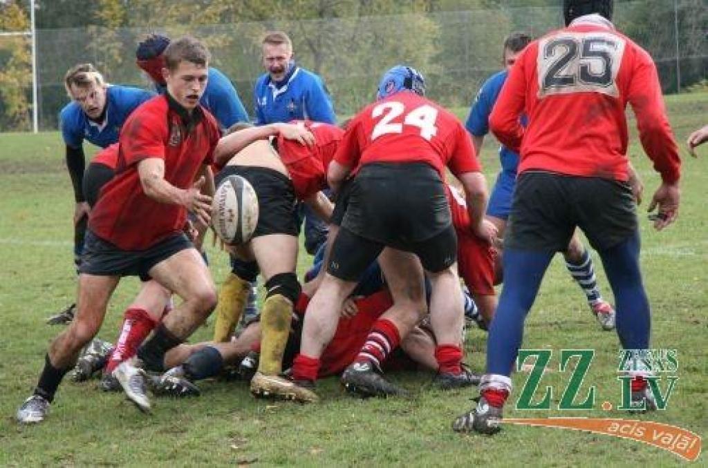 Jelgavas «Alnis» pret «Garkalne/Livonija». Pēc raka (cīņas uz zemes) pie bumbas ticis Dāvis Jansons.
Autors: Foto no «Aļņa» arhīva