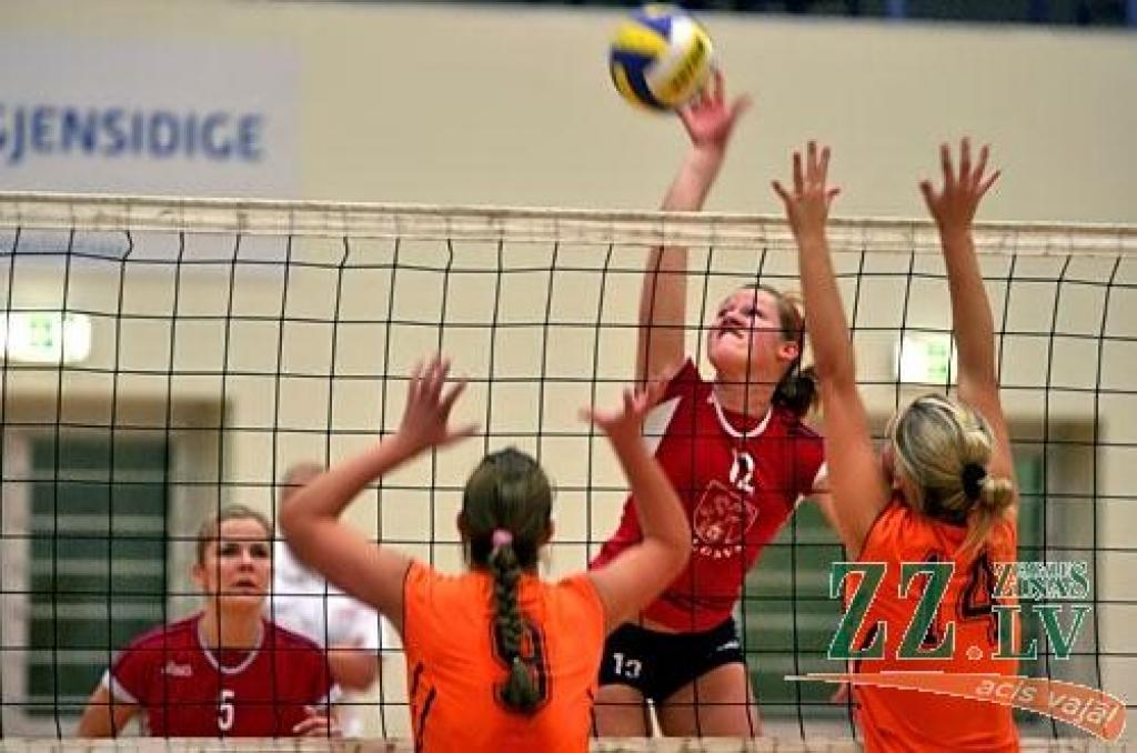 Cīņa starp «Jelgava/LU» un «Jonavu» (Lietuva).
Autors: Agris Samcovs.