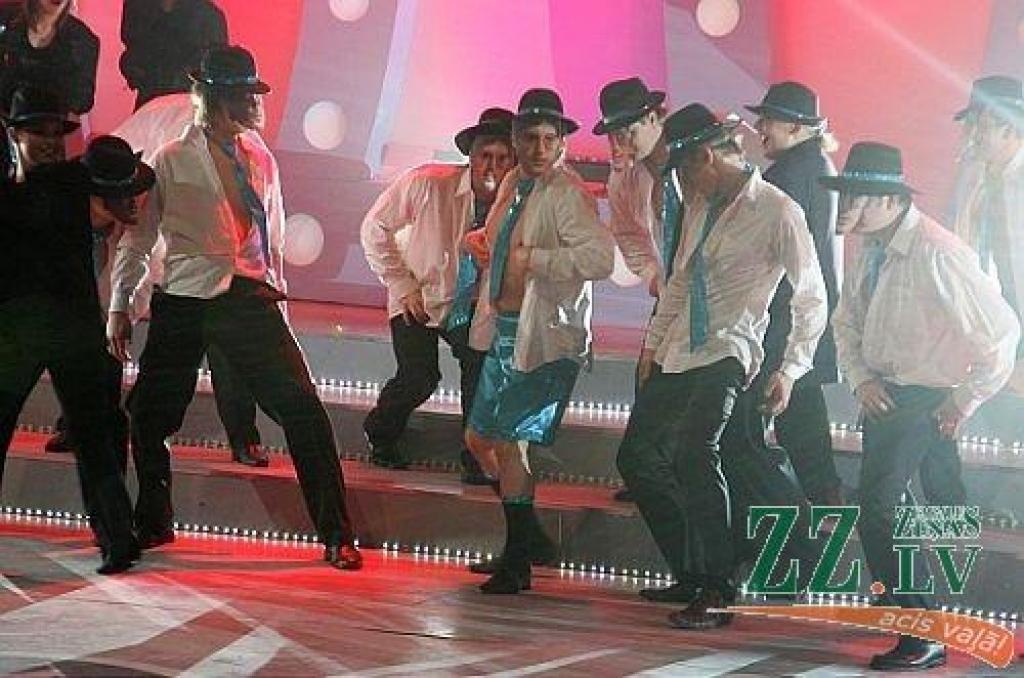 Svētdien, 22.novembrī, TV3 šova «Koru kari 2» finālā uzvaru izcīnīja Ievas Kerēvicas vadītais Madonas zaļais Meža koris, bet Žorža Siksnas vadītais Jelgavas Tirkīza Zemes koris ieguva otro vietu. Taču jelgavnieku pēdējais priekšnesums...