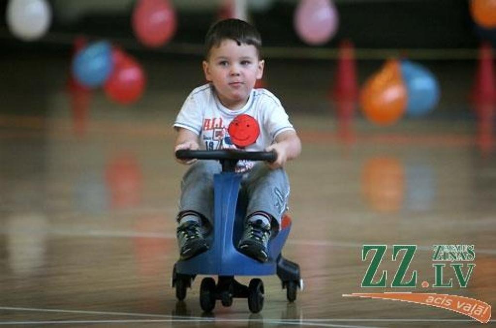 «Heijā, heijā, pulkā nāc!» – ikgadējie sporta svētki notika 22.novembrī, un tā bija jautra Dzīvnieku olimpiāde.

Jau piecpadsmito reizi Jelgavas Sporta hallē notika sacensības pirmsskolas vecuma jelgavniekiem un viņu vecākiem. Šogad tā...