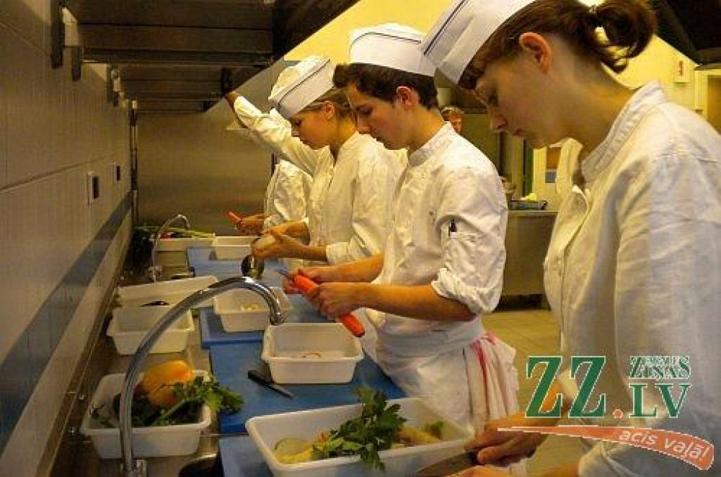 Autors: no Jelgavas Amatu vidusskolas arhīva.