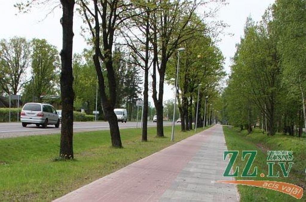 Jelgavas virzienā celiņš jau kalpo.
Autors: ZZ arhīva foto