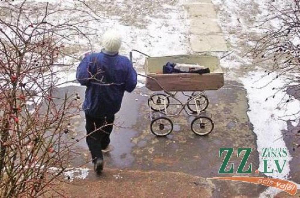 Nedēļas foto. Iesūti savu parakstu!
Kas pastniecei ratiņos?
Aicinām jūs, lasītāji, iesūtīt publicēšanai gan savas, smaidu raisošas, ar Jelgavu un novadiem saistītas fotogrāfijas, gan asprātīgus parakstus publicētajam fotomirklim. Sūtiet...