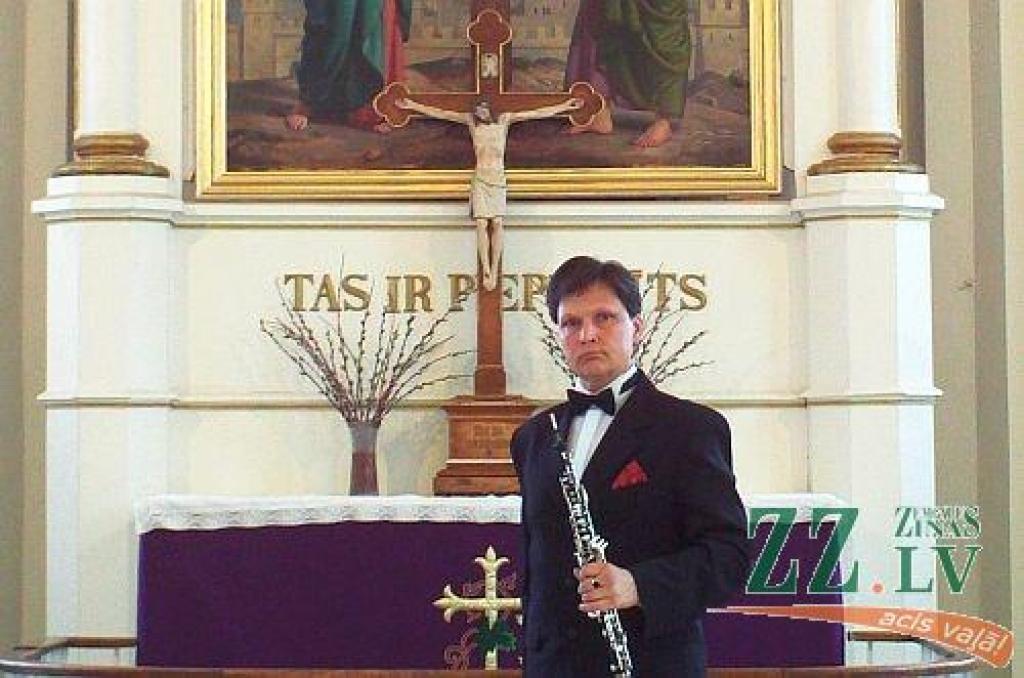 Obojists Indris Egle veidojis pārlikumu Volfganga Amadeja Mocarta Noktirnēm, ko kopā ar domubiedriem sestdien atskaņos Jāņa baznīcā.
Autors: no I.Egles albuma