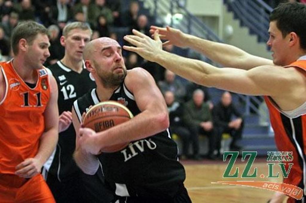 Nedēļas foto. Iesūti savu parakstu!
Ko pretiniekam novēl BK «Zemgale» spēlētājs Salvis Mētra (oranžajā krekliņā)?
Aicinām jūs, lasītāji, iesūtīt publicēšanai gan savas, smaidu raisošas, ar Jelgavu un novadiem saistītas fotogrāfijas, gan...