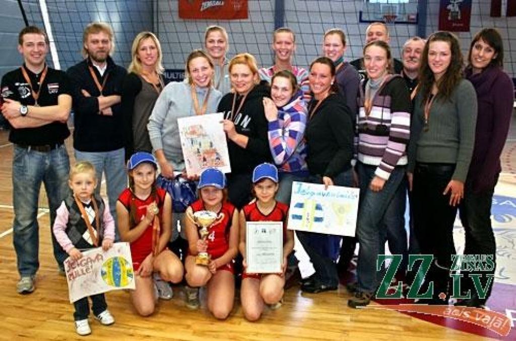 Bronzas medaļu ieguvējas - «Jelgava/LU» volejbolistes
Autors: Agris Samcovs