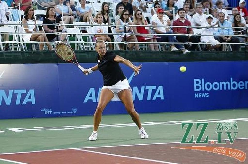 Jelgavā Līgu tik drīz nesastapt, jo pēc Austrālijas viņa plāno piedalīties «Fed Cup» turnīrā Portugālē, kam sekos turnīri Parīzē, Francijā un Dubajā, Apvienotajos Arābu Emirātos.
Autors: no Līgas Dekmeijeres personīgā arhīva