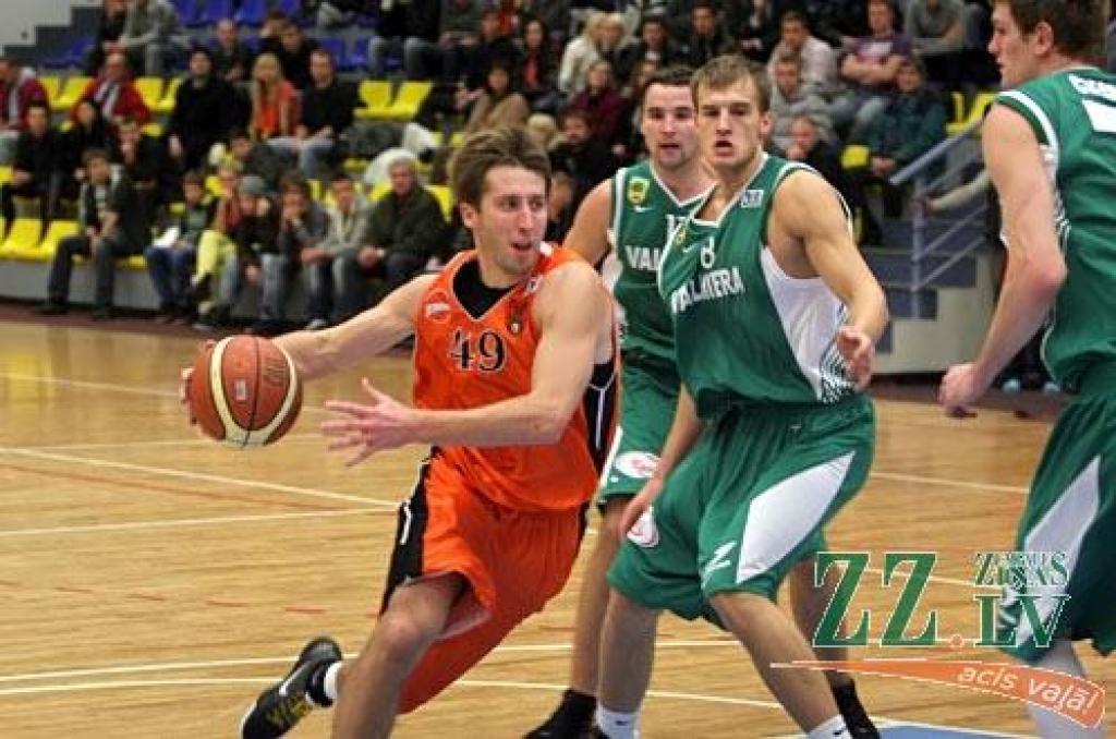 Attēlā - mirklis no iepriekšējās «Zemgales» mājas spēles pret «Valmieru» Jelgavā.
Autors: Agris Samcovs