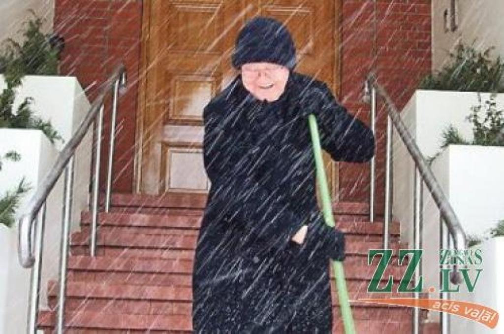 Nedēļas foto. Iesūti savu parakstu!

Ko domā bīskaps Antons Justs, slaukot sava nama slieksni?

Aicinām jūs, lasītāji, iesūtīt publicēšanai gan savas, smaidu raisošas, ar Jelgavu un novadiem saistītas fotogrāfijas, gan asprātīgus parakstus...