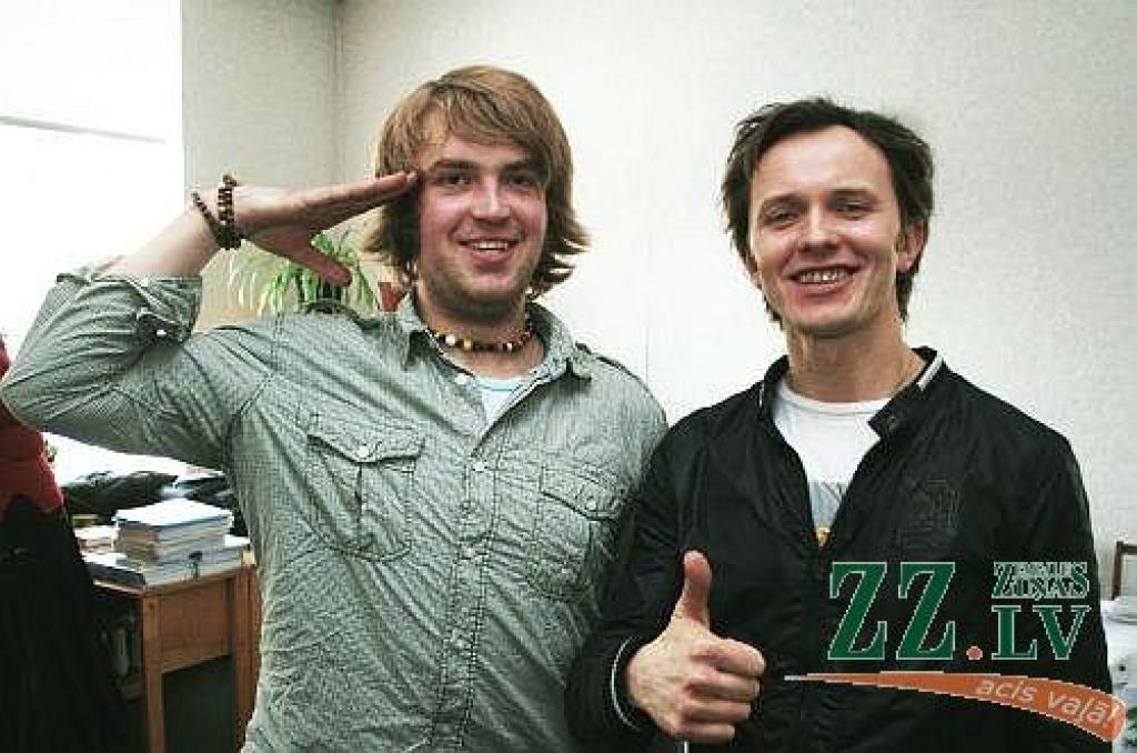 Nedēļas foto. Iesūti savu parakstu!

Par ko priecājas Iespējamās misijas skolotājs Kārlis Kravis un Renārs Kaupers?

Aicinām jūs, lasītāji, iesūtīt publicēšanai gan savas, smaidu raisošas, ar Jelgavu un novadiem saistītas fotogrāfijas, gan...