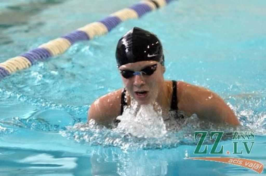 Ilonai Badunei - zelta medaļa 200 un 400 metru kompleksajā peldējumā, turklāt arī sudrabs 100 metros brasā.
Autors: Agris Samcovs