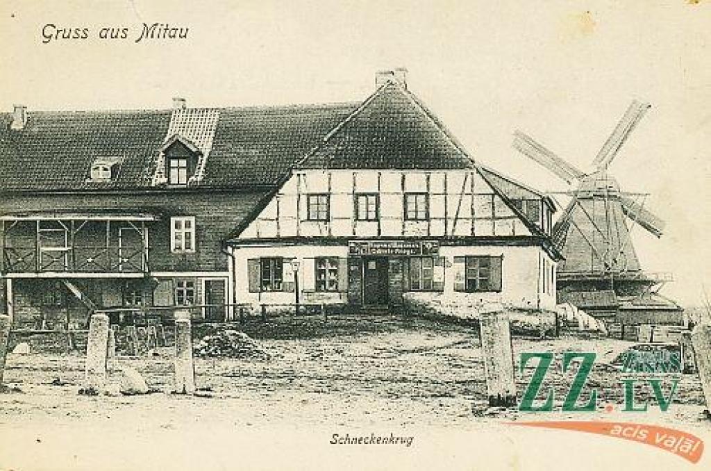 Pirmskara Jelgavā Sniķes (Schnecken) krogs ar dzirnavām atradās Lielupes krastā, pie tilta. Vecajā Jelgavā, īpaši 20.gadsimta sākumā, tā bija zīmīga pilsētas ainavas vieta, kurai bija veltītas pat tūristu kartiņas.

Diemžēl ne Jelgavas...