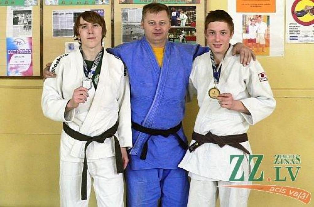 Vladimirs Abramovs (no kreisās), Sergejs Vasjkovs un Ņikita Matosovs.
Autors: no BJSS arhīva