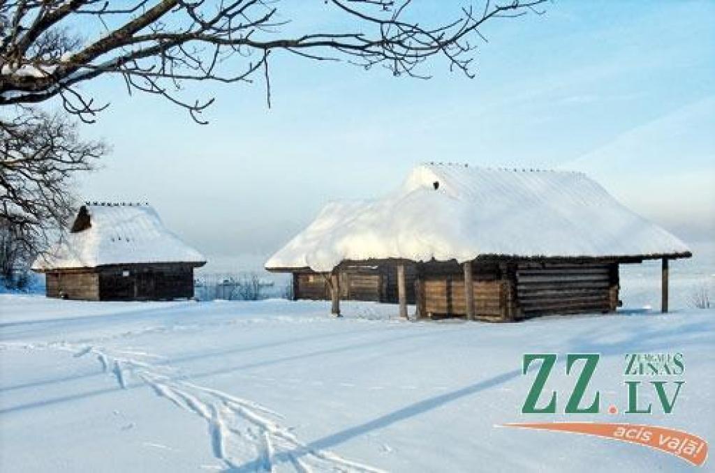 Tallinas Brīvdabas muzejā senās celtnes ietinušās baltā sniega villainē. Vēsturiskajām ēkām tā ļoti piestāv.
Autors: Vilnis Auzāns