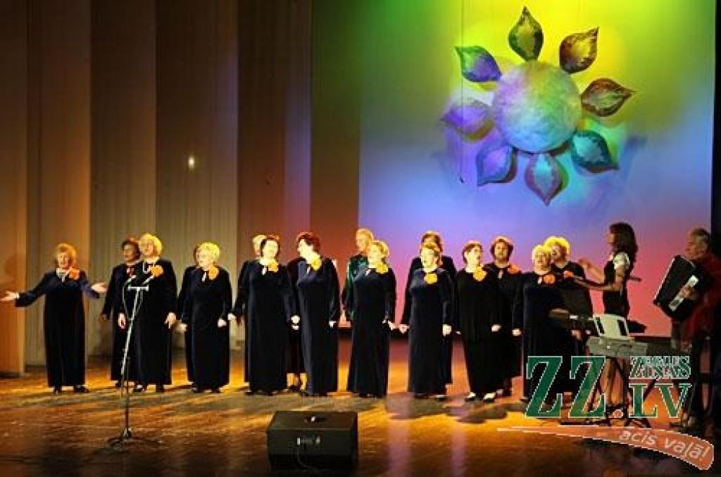 Akcentējot nacionālo kultūru dažādību un bagātību Jelgavā, kā arī spēju vienoties un piederēt savai valstij, piektdienas, 21.maija, vakarā pilsētas kultūras namā izskanēja Jelgavas nacionālo kultūras biedrību asociācijas rīkotais koncerts...