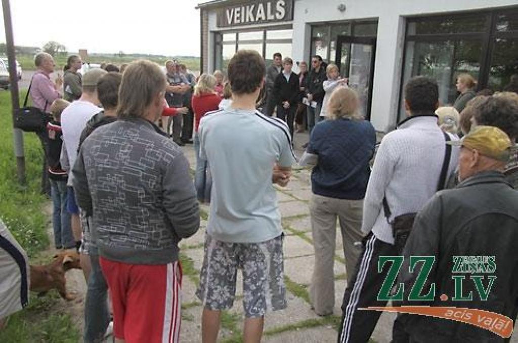 Annas Jeserevičas pašas rīkotā diskusija ar iedzīvotājiem 17.jūnijā.
Autors: Maira Dudareva