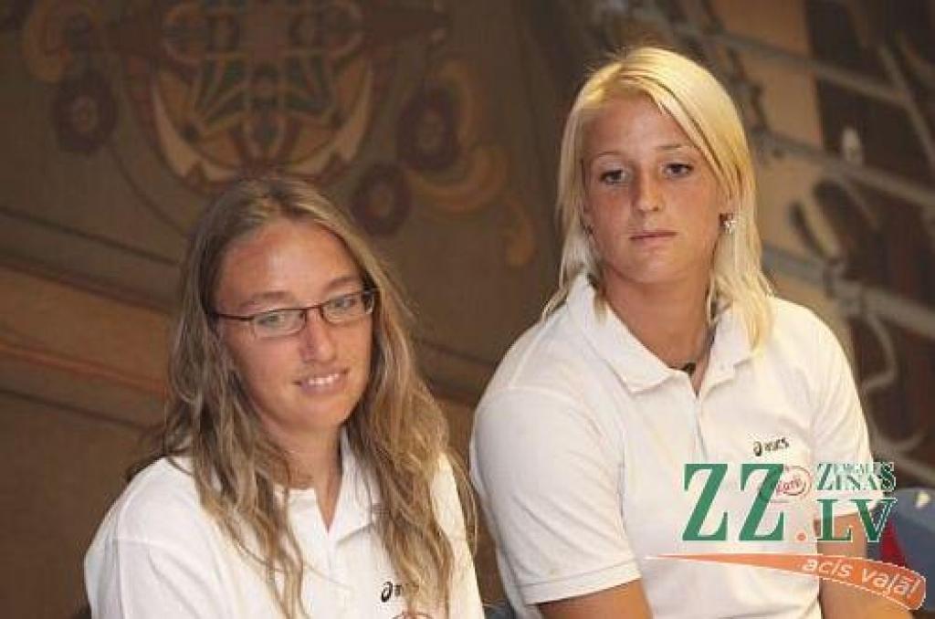 Inguna Minusa (no kreisās) un Inese Jursone.
Autors: Kristaps Kalns, «Dienas mediji»