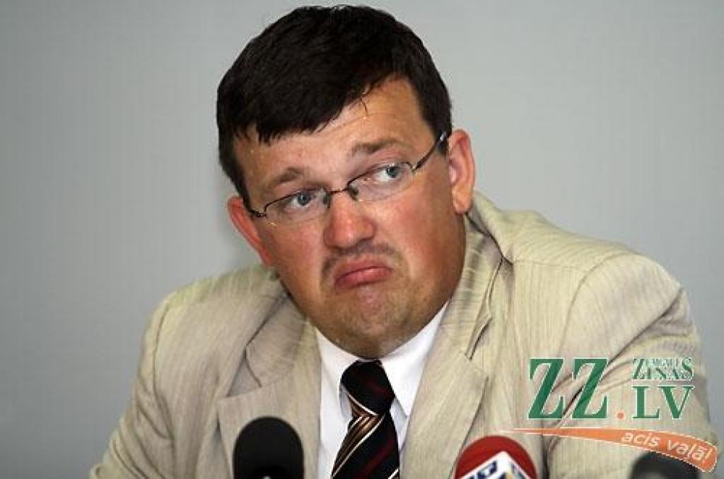 Nedēļas foto. Ko pēc FK «Jelgava» izstāšanās no Eirokausiem domā Dainis Kazakevičs?

Atsūti savu parakstu!

Aicinām jūs, lasītāji, iesūtīt publicēšanai gan savas, smaidu raisošas, ar Jelgavu un novadiem saistītas fotogrāfijas, gan...