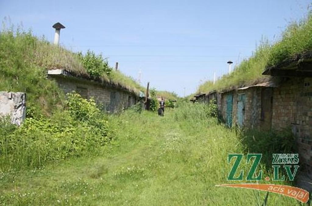 «Iebraucot Brankās nogriežaties, un, kad apkārtne jums sāks atgādināt kādu filmās redzētu nostūri, piemēram, Ķīnā, tad ziniet, ka būsiet klāt,» aptuveni tā Ozolnieku novada domes izpilddirektors Pēteris Veļeckis jokodams aprakstīja...