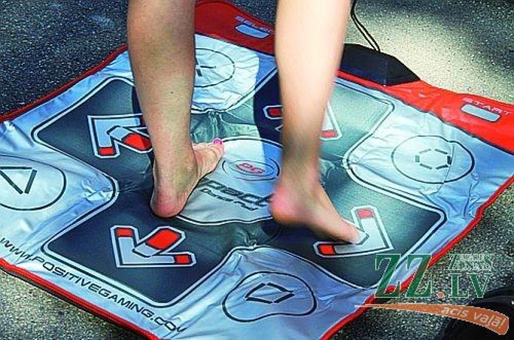 Nedēļas foto. Atsūti savu parakstu!

Aicinām jūs, lasītāji, iesūtīt publicēšanai gan savas, smaidu raisošas, ar Jelgavu un novadiem saistītas fotogrāfijas, gan asprātīgus parakstus publicētajam fotomirklim. Sūtiet tos uz e-pasta adresi...