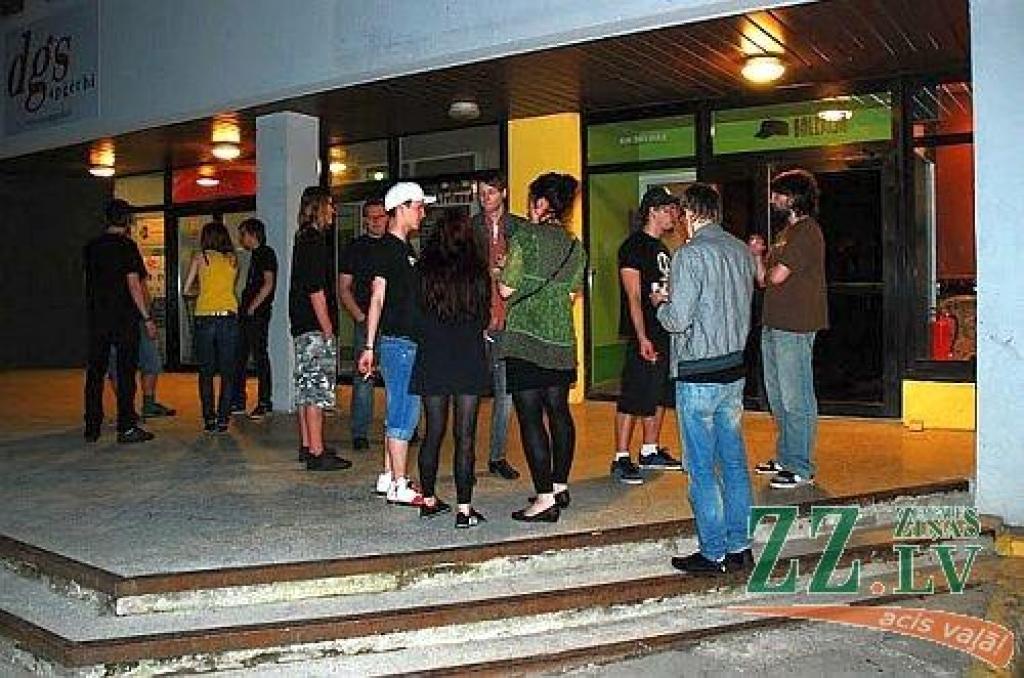 Attēls no «Melno cepurīšu balerijas» atklāšanas pasākuma.
Autors: no kluba mājaslapā piedāvātās galerijas