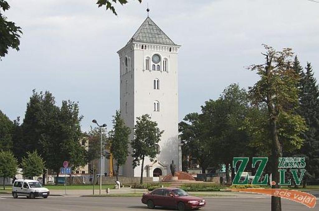 Jelgavas Reģionālā tūrisma centra uzdevums būs apsaimniekot Jelgavas Sv.Trīsvienības baznīcas torni.
Autors: Agris Samcovs