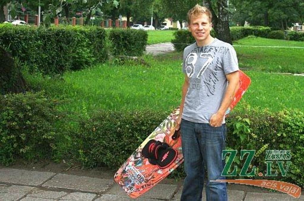Jelgavnieks un Spīdolas ģimnāzijas absolvents Andris Rimša (23) ir ceļā uz vienu no pasaules «top» augstskolām – Hārvardas universitāti.
Autors: Andris Andersons
