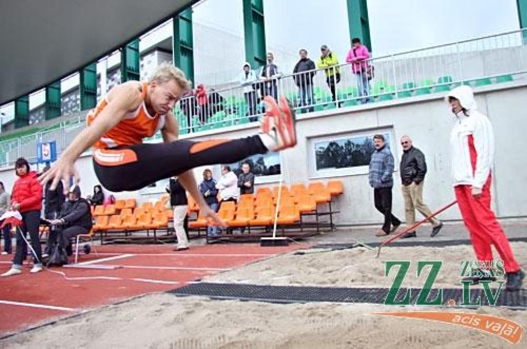 Lec Roberts Rozenbahs
Autors: Agris Samcovs