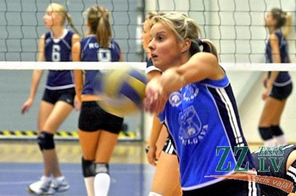 Latvijas Olimpiskajā dienā volejbola piespēļu labāko rezultātu sasniedza Jelgavā, un to spējusi «LU/Jelgava» libero spēlētāja Kristīne Lece.
Autors: Agris Samcovs