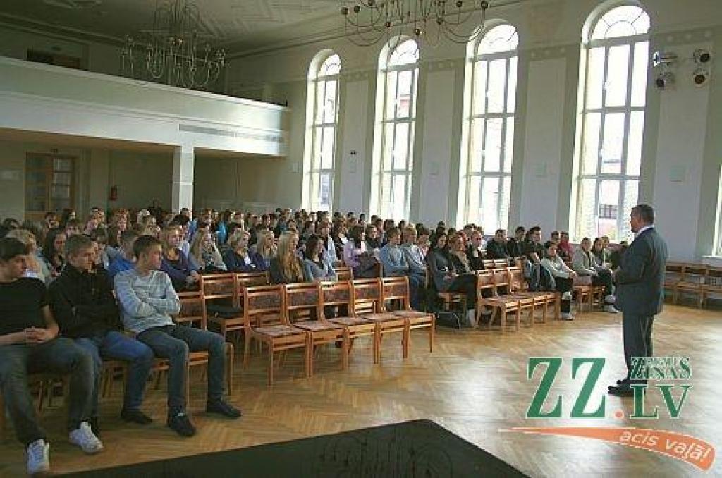 Autors: Artūrs Pugejs