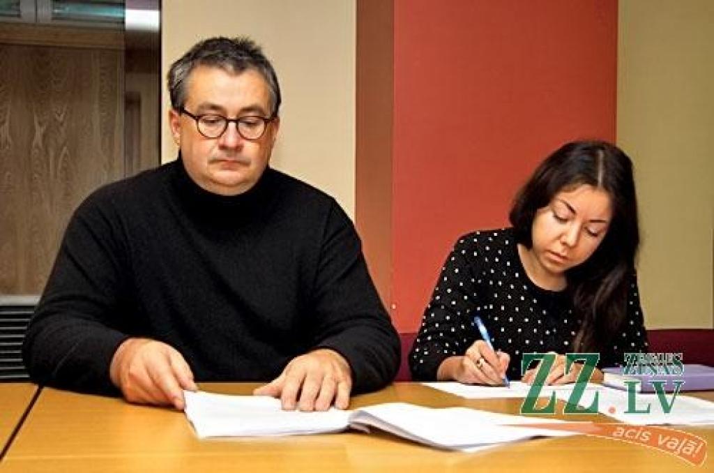 Bruno Šaperons un viņa asistente - topošā restorāna direktore Dace Lagzdiņa.
Autors: Agris Samcovs