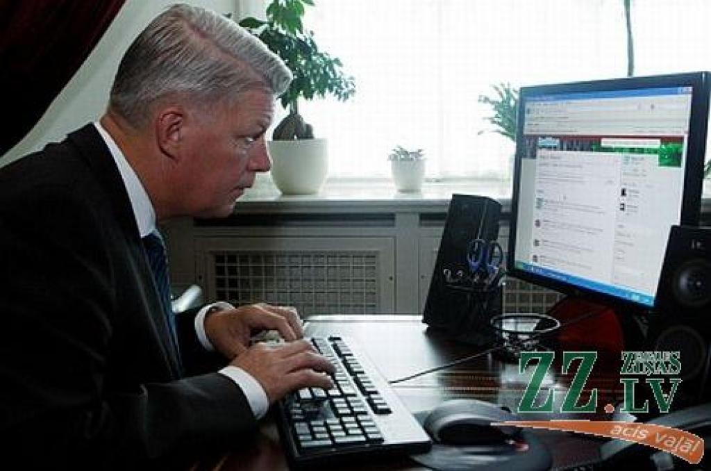 Valsts prezidents Valdis Zatlers tvīto, 2010. gada augusts.
Autors: Valsts prezidenta kanceleja