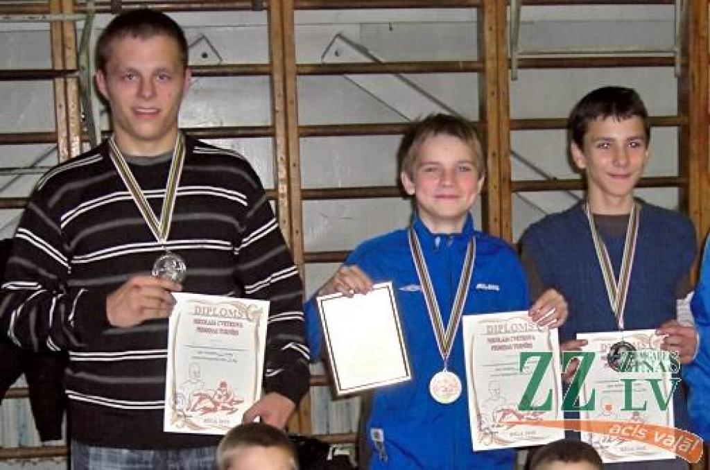 Jānis Kogutičs, Juris Egle, Dins Vasijevs.
Autors: no kluba «Milons» arhīva