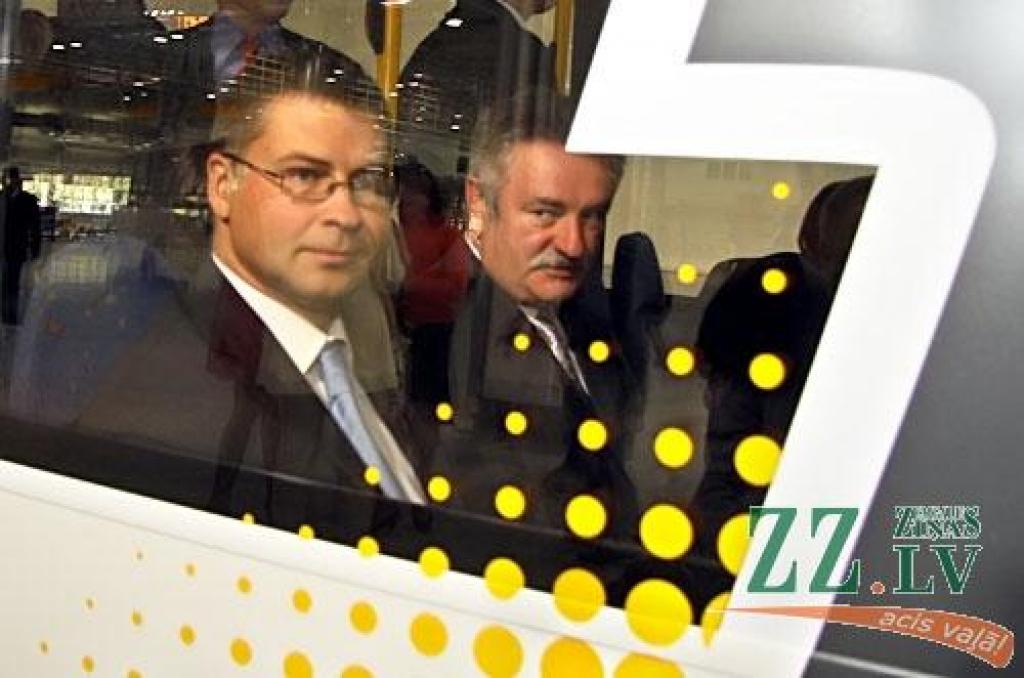 Premjers pirmajā, «AMO Plant» saliktajā, autobusā.
Autors: Agris Samcovs